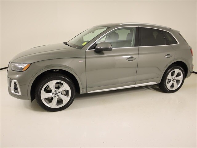 2025 Audi Q5 45 S line Premium Plus photo 2