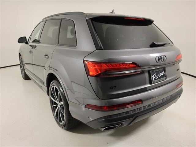 2025 Audi Q7 45 Premium Plus photo 3