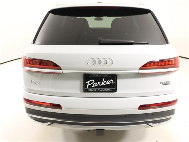 2023 Audi Q7 45 Premium Plus photo 3