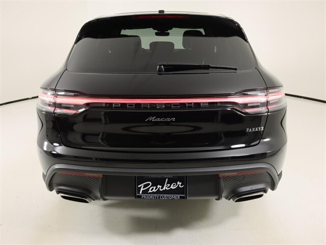 2025 Porsche Macan Base photo 4