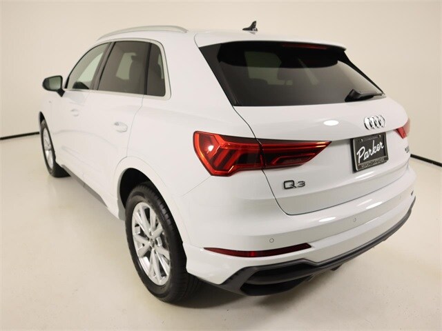 2024 Audi Q3 Premium Plus photo 2