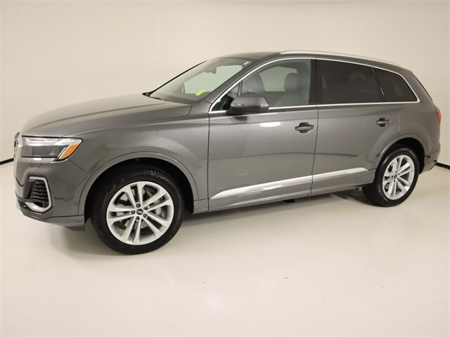 2025 Audi Q7 55 Premium photo 2
