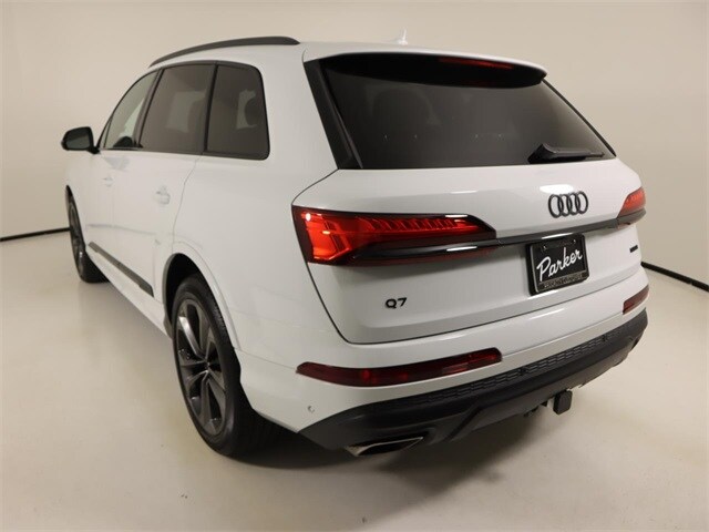 2025 Audi Q7 55 Premium Plus photo 3