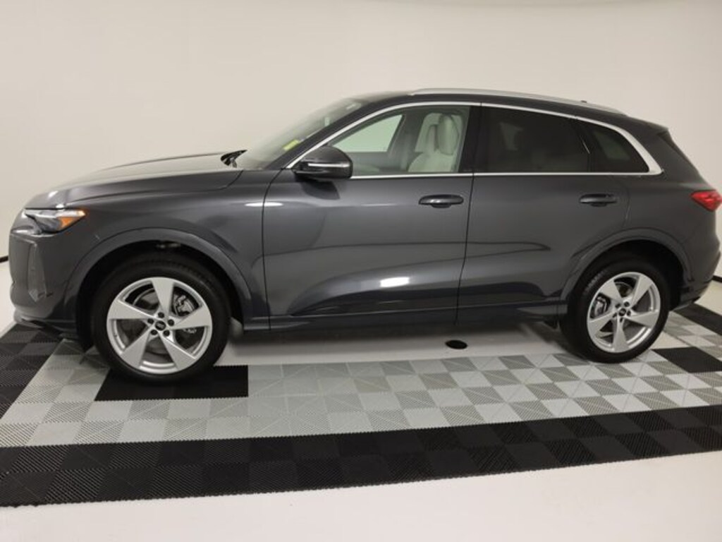 Certified 2025 Audi Q5 2.0T Premium Plus SUV