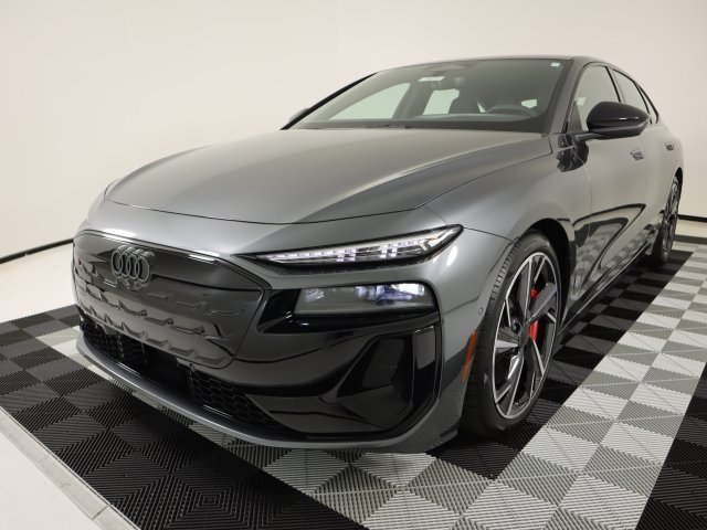  Audi S6 e-tron