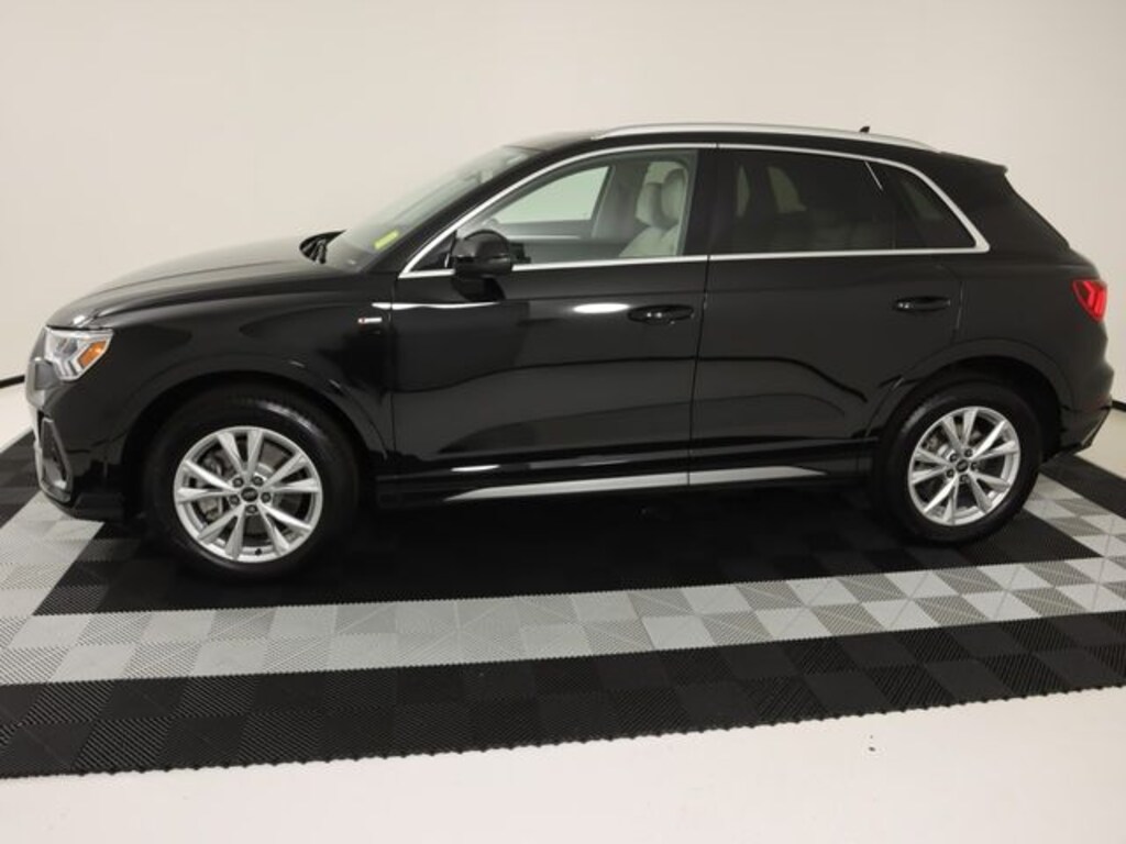 Certified 2025 Audi Q3 Premium SUV