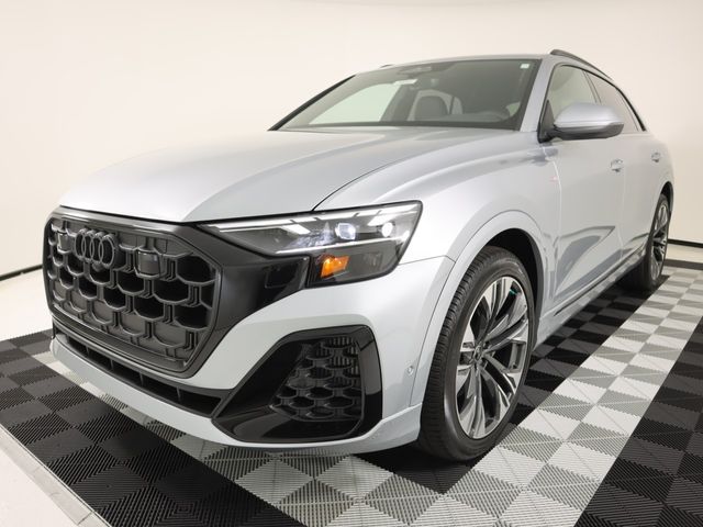  Audi Q8