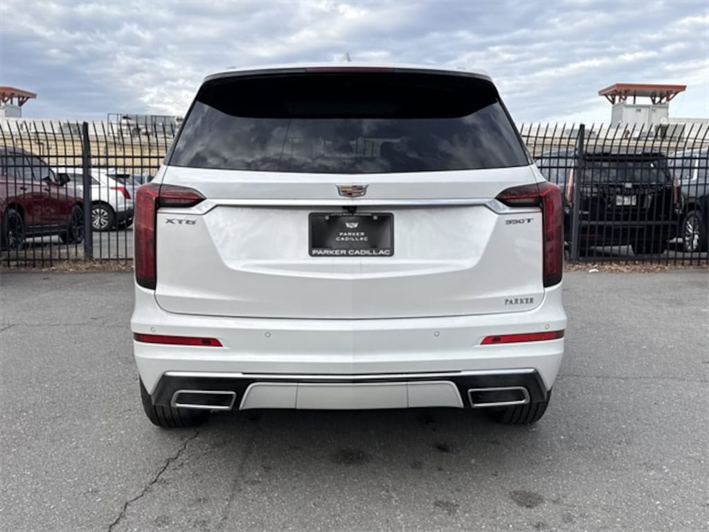 New 2025 CADILLAC XT6 Luxury SUV