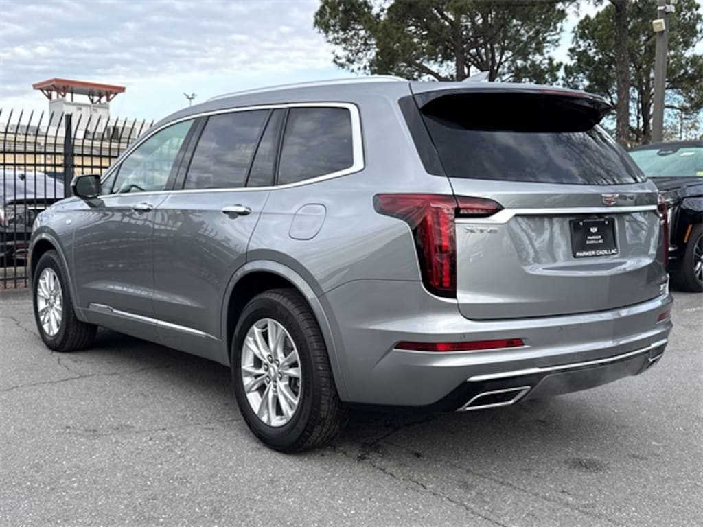 New 2025 CADILLAC XT6 Luxury SUV