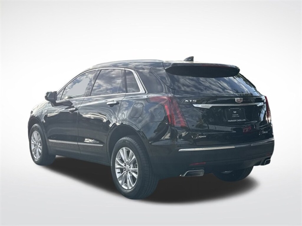 New 2025 CADILLAC XT5 Luxury SUV
