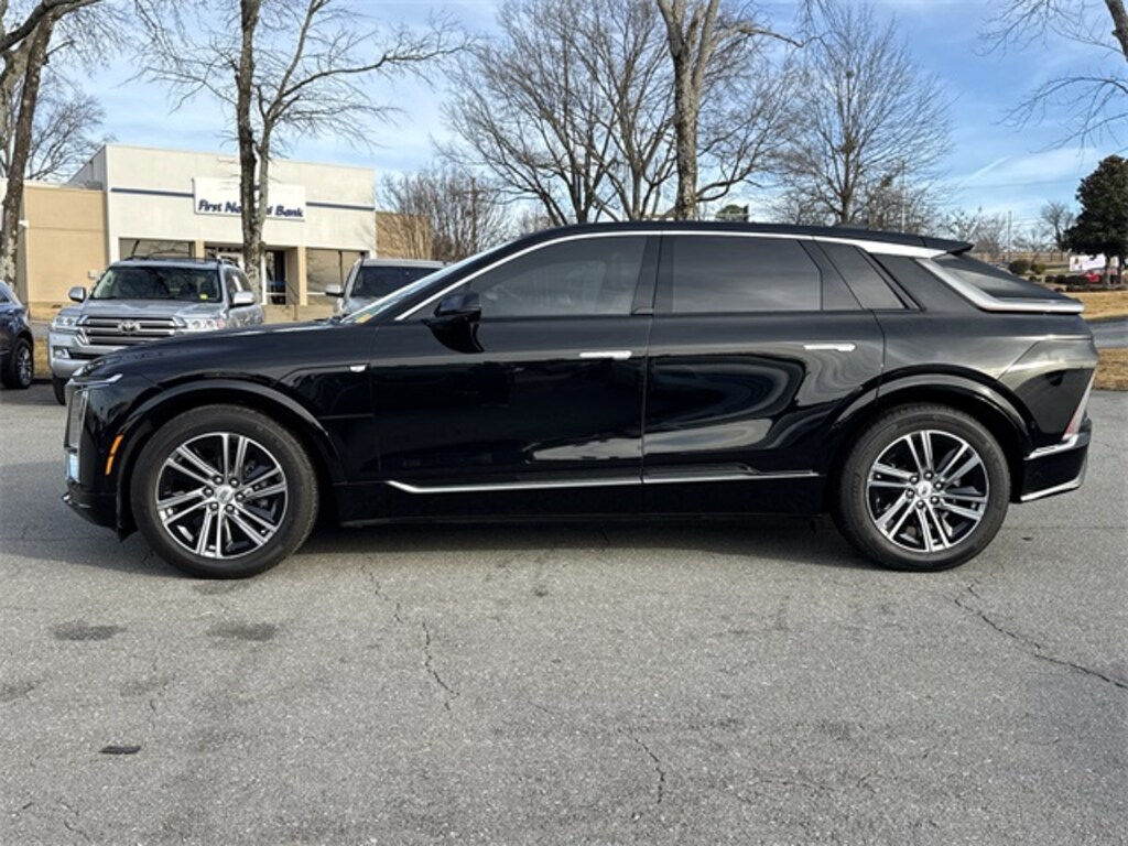 Certified 2023 CADILLAC LYRIQ Luxury SUV