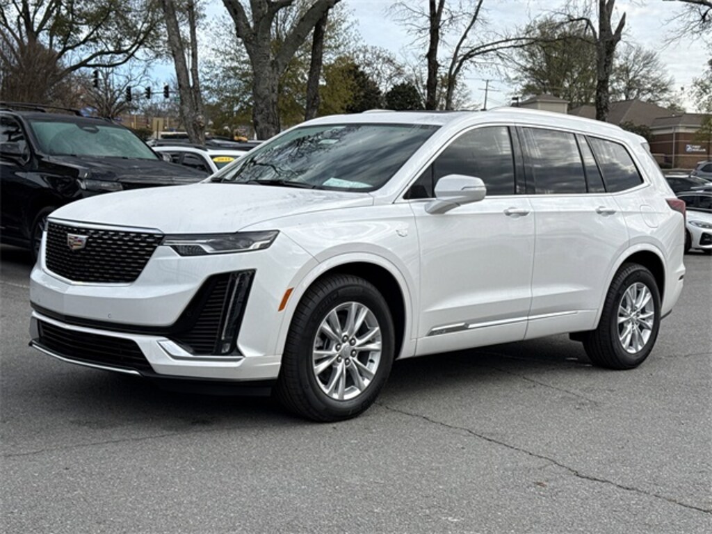 New 2025 CADILLAC XT6 Luxury SUV
