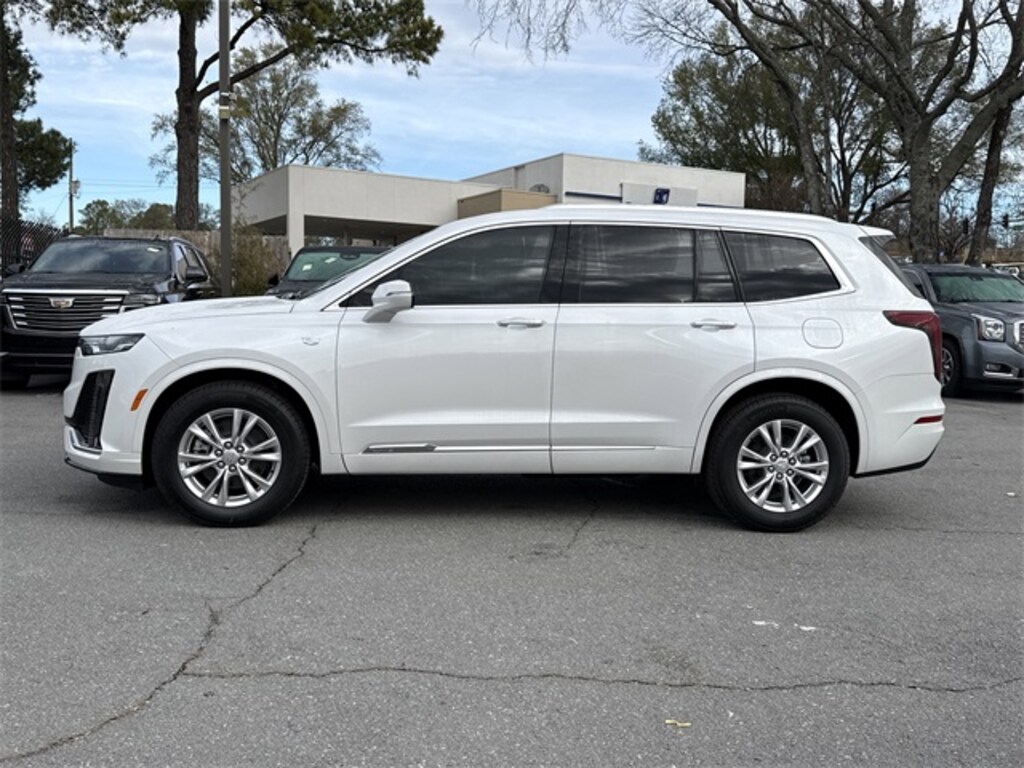 New 2025 CADILLAC XT6 Luxury SUV