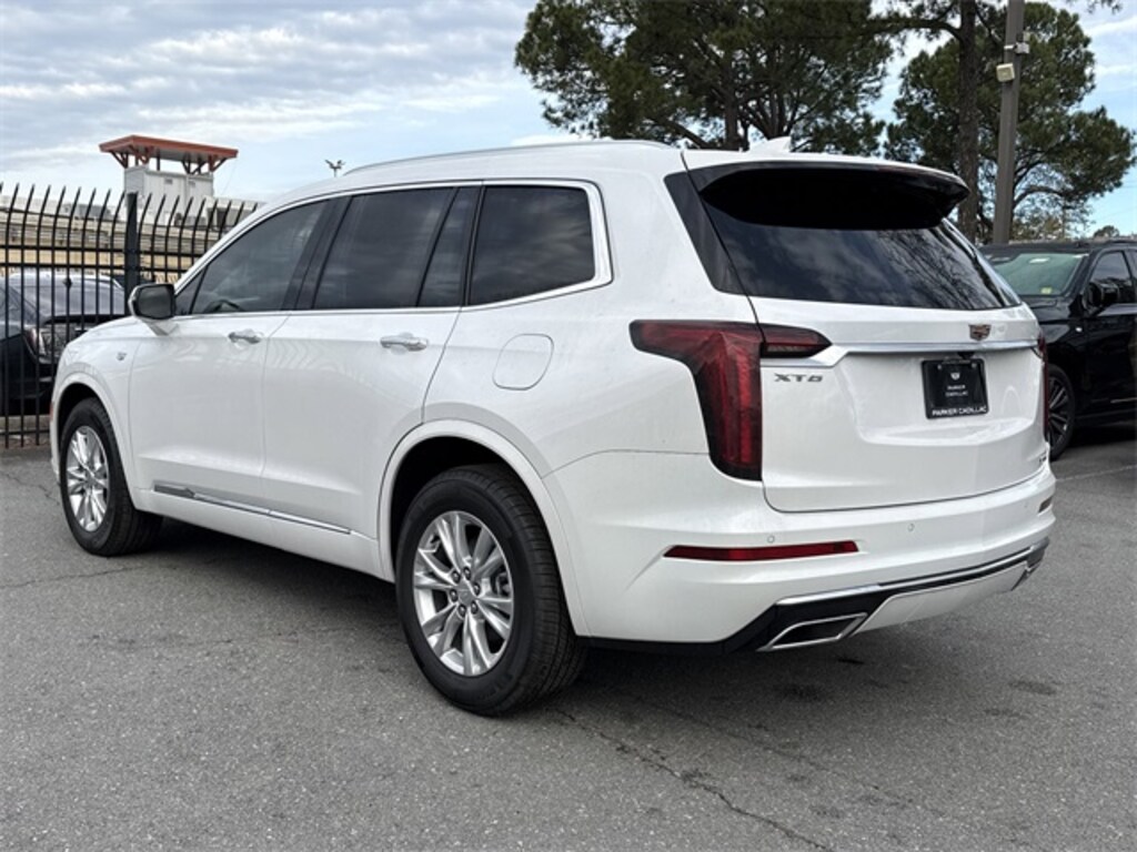 New 2025 CADILLAC XT6 Luxury SUV