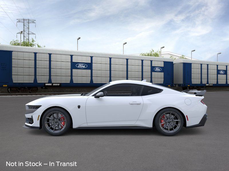 2025 Ford Mustang Dark Horse photo 3