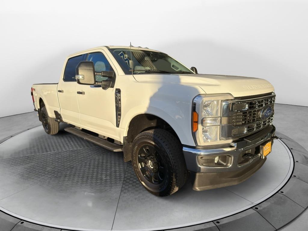 2023 Ford F-350 Super Duty XLT's photo