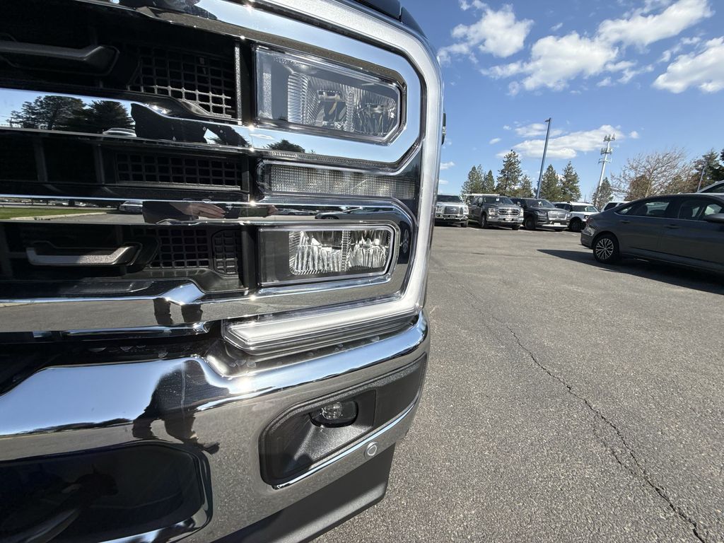 2025 Ford F-350 King Ranch photo 4