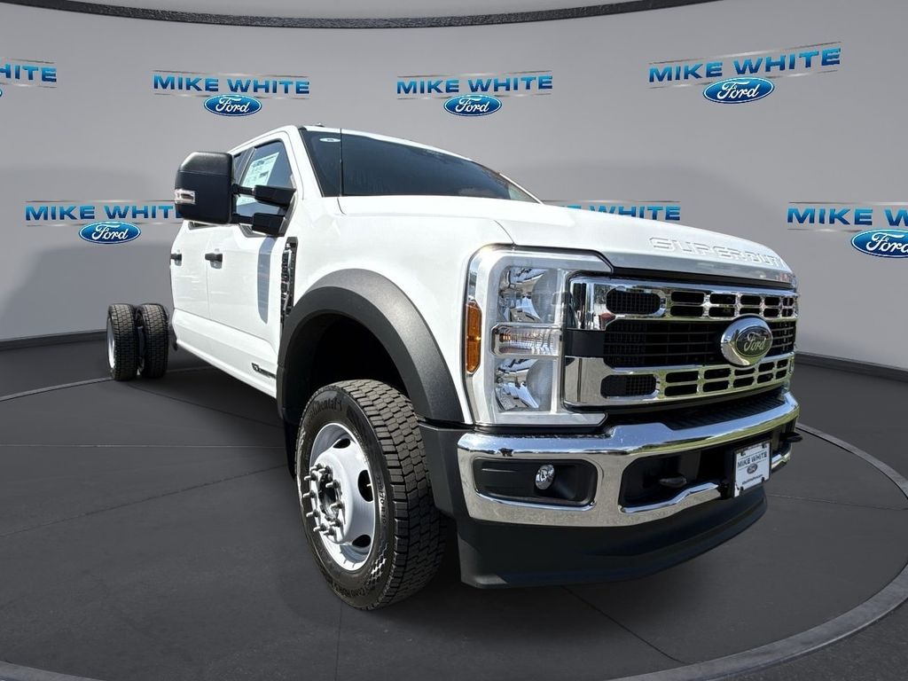 2025 Ford F-550 Chassis Truck Crew Cab 