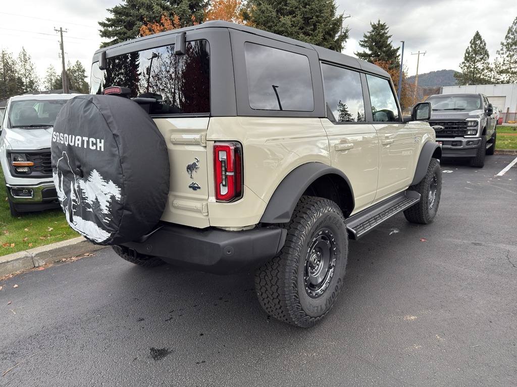New 2025 Ford Bronco Outer Banks SUV