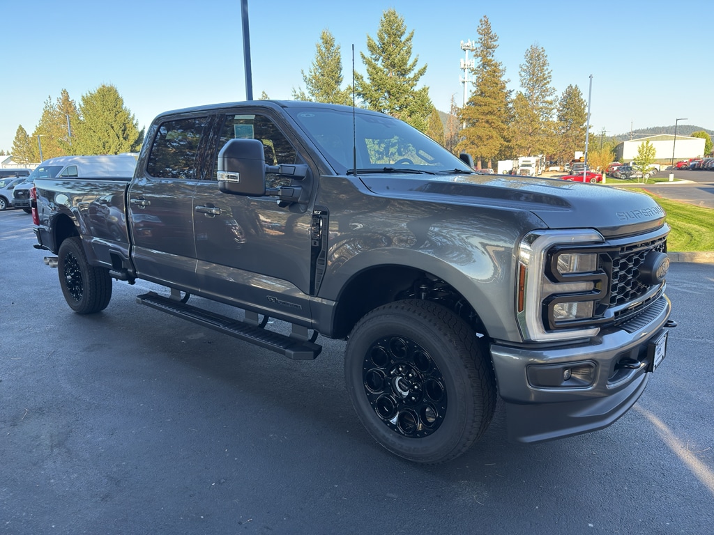 New 2026 Ford F-350 XLT Truck Crew Cab