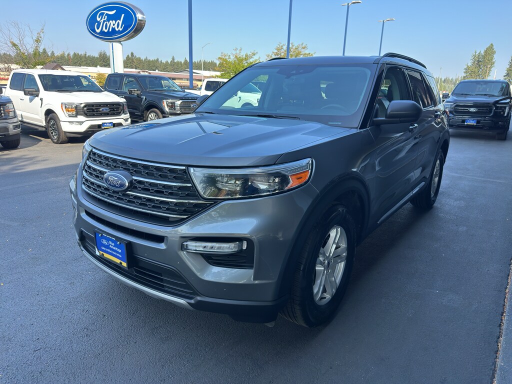 2024 Ford Explorer XLT photo 2