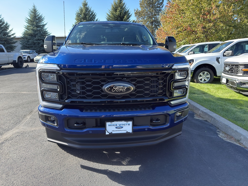 New 2026 Ford F-350 Lariat Truck Crew Cab