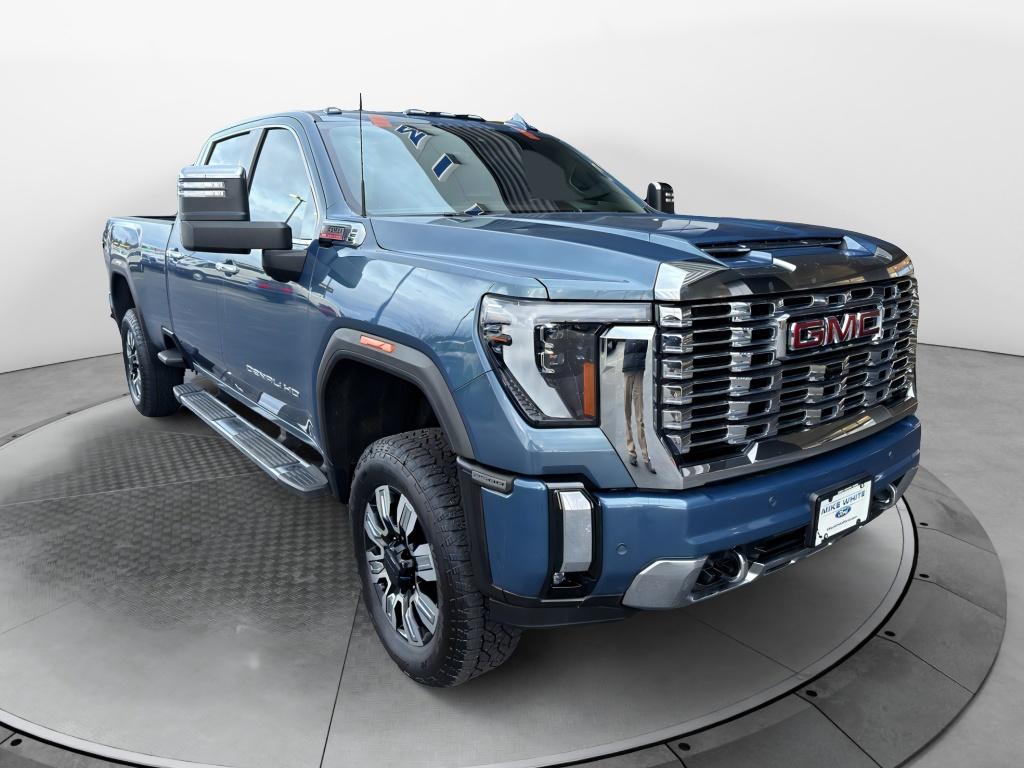 2024 GMC Sierra 2500HD Denali's photo