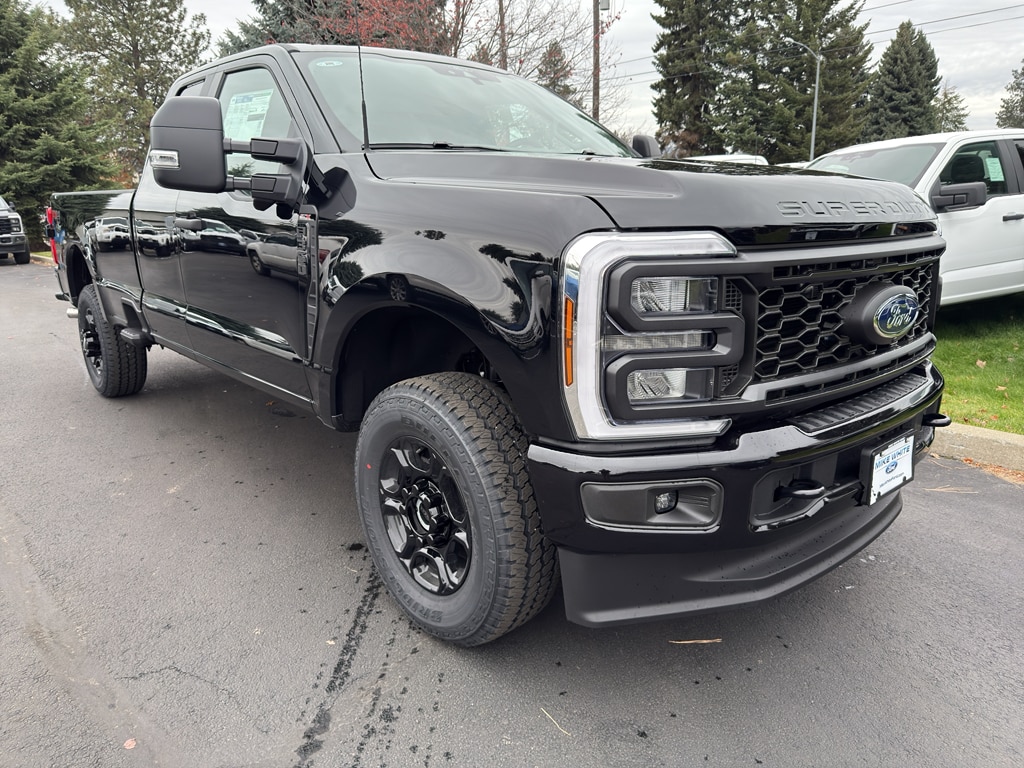 2026 Ford F-350 Super Duty XL's photo