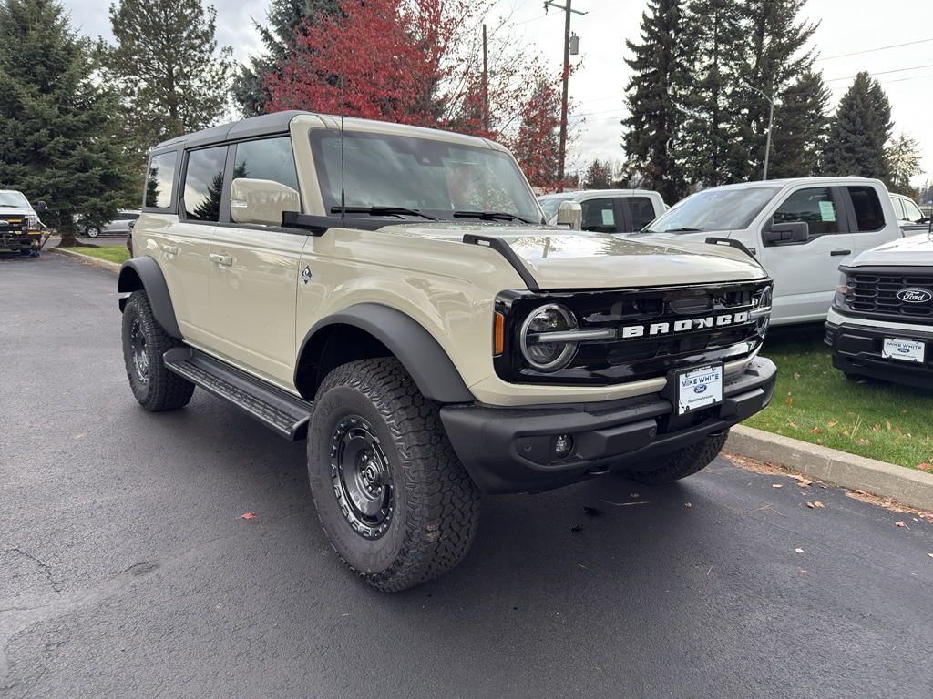 New 2025 Ford Bronco Outer Banks SUV