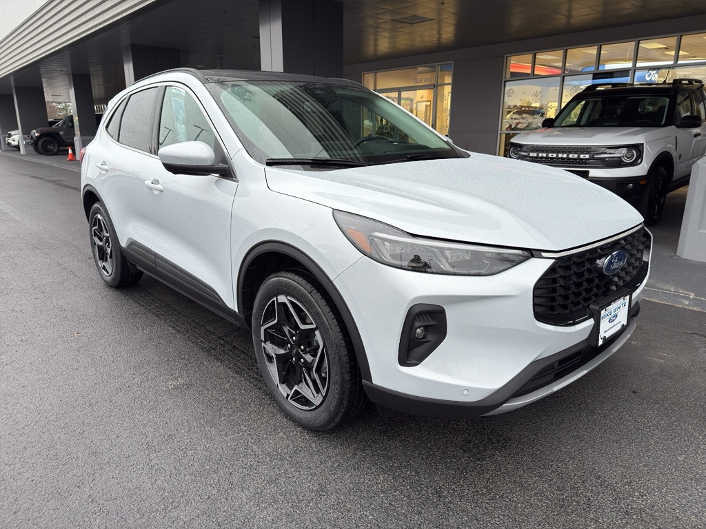 2026 Ford Escape Platinum's photo