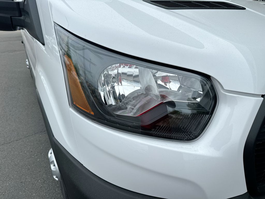 2025 Ford Transit photo 4