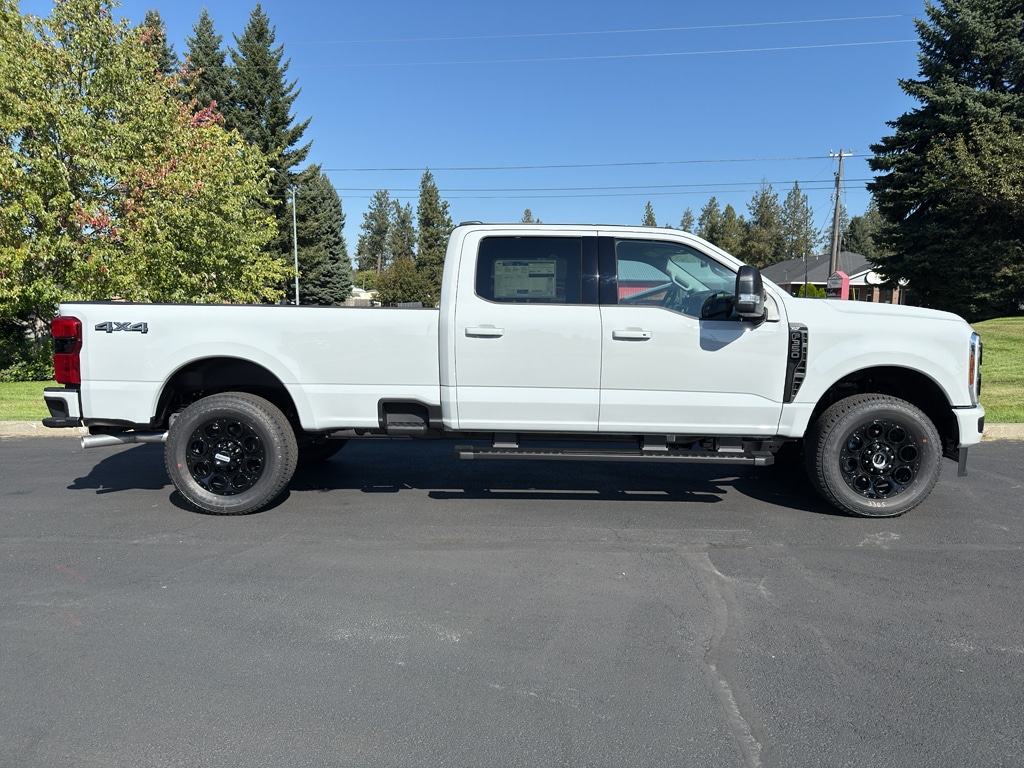 New 2026 Ford F-350 XLT Truck Crew Cab