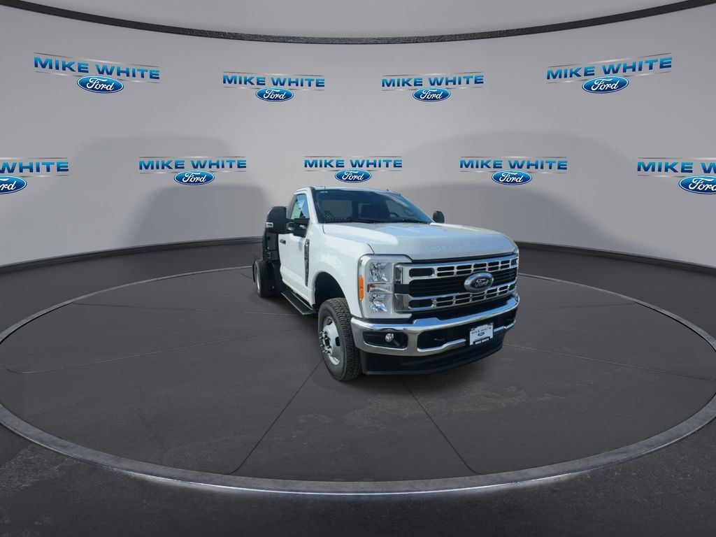 2023 Ford F-350 XL photo 2