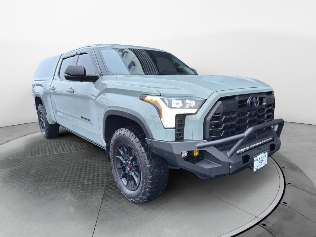 2025 Toyota Tundra Limited's photo