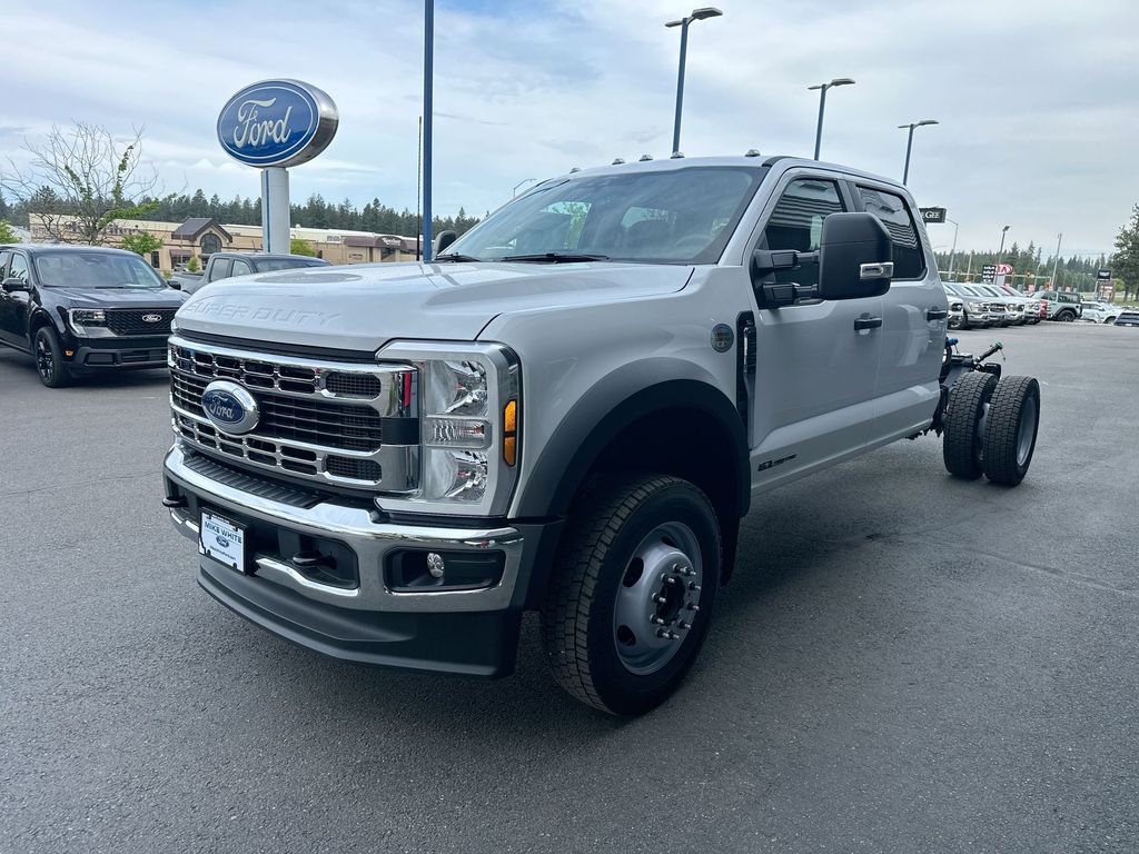 2025 Ford F-550 XL photo 2