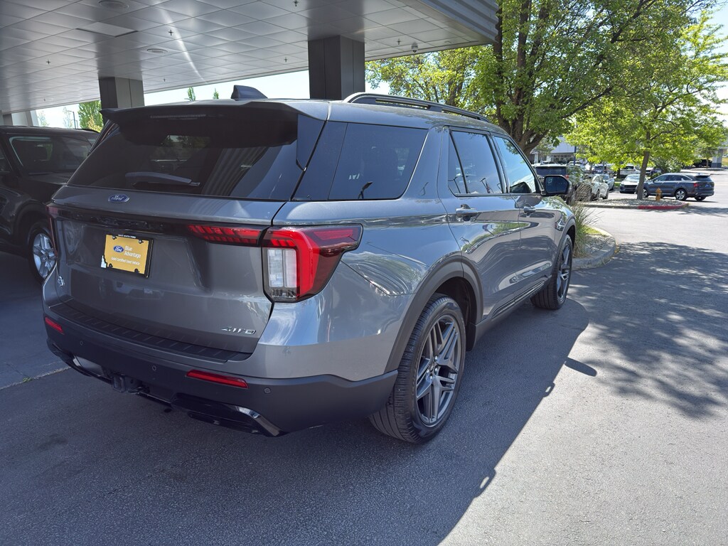 Used 2025 Ford Explorer ST-Line SUV