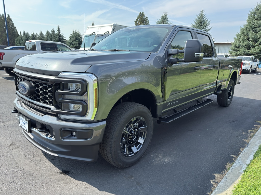 New 2026 Ford F-350 XL Truck Crew Cab