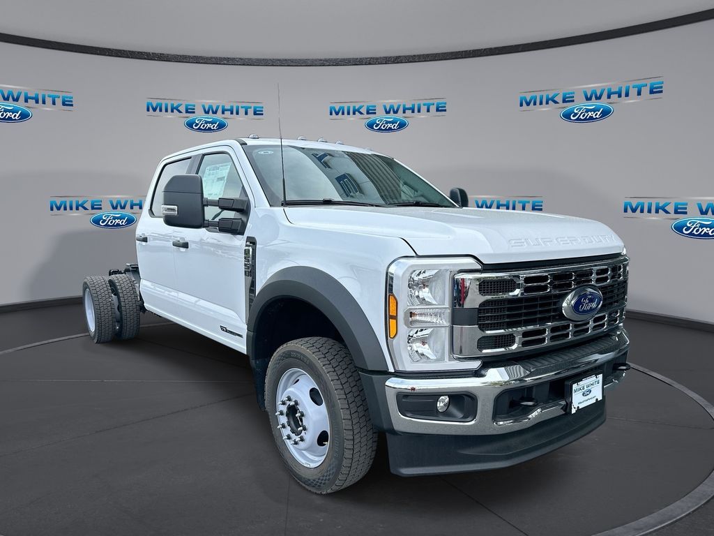 2025 Ford F-550 Chassis Truck Crew Cab 