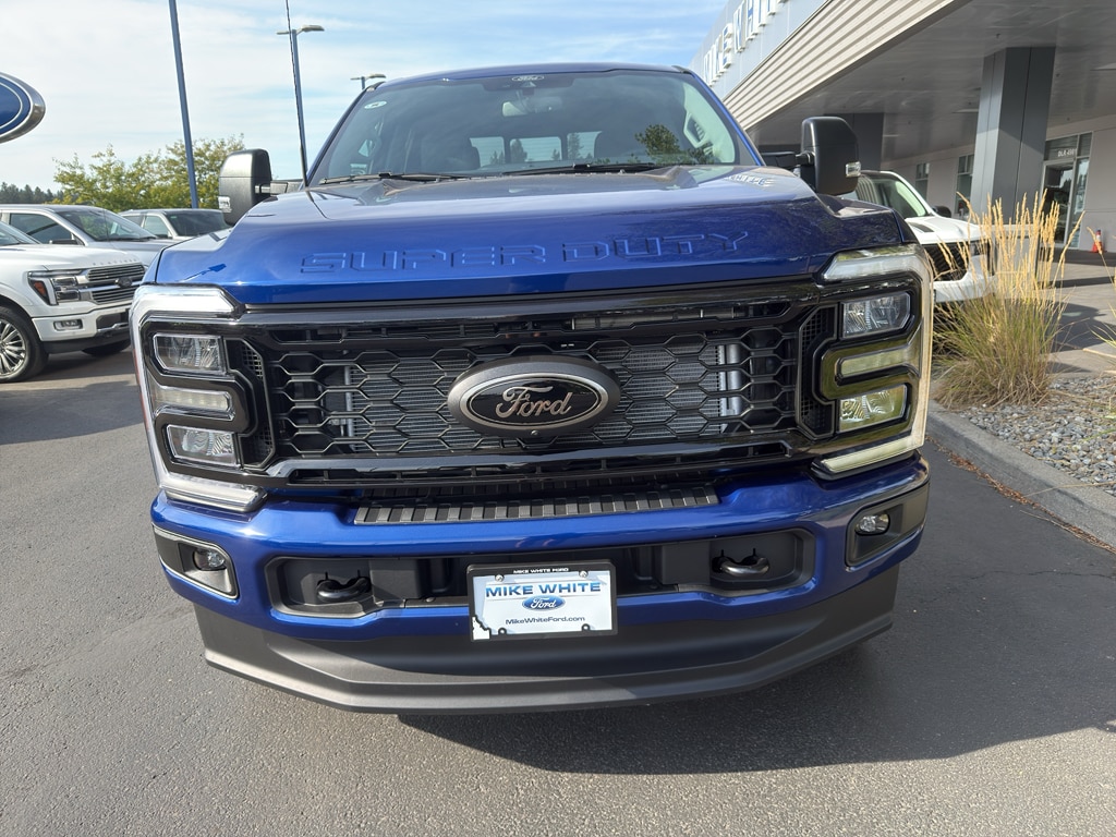 New 2026 Ford F-350 XLT Truck Crew Cab