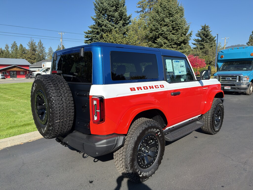 2025 Ford Bronco First Edition photo 4