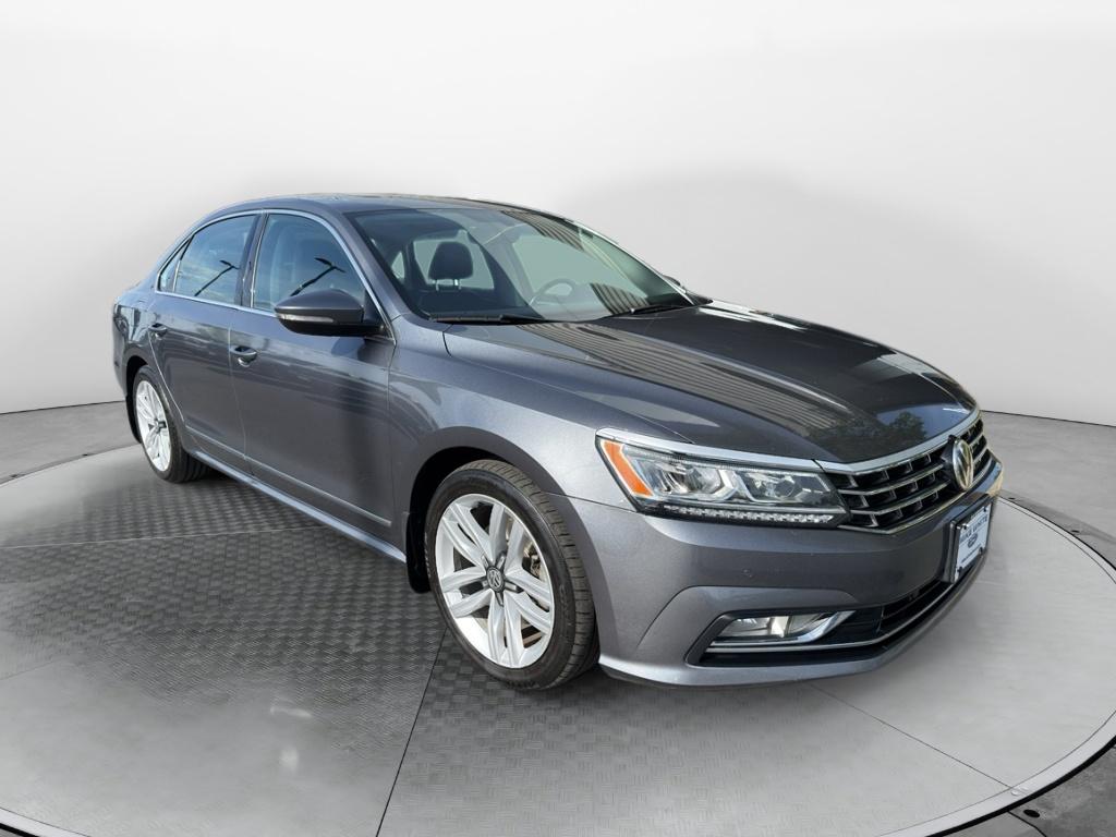 2017 Volkswagen Passat 1.8T SE w/ Technology Auto's photo