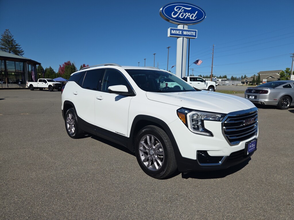 Used 2024 GMC Terrain SLT SUV
