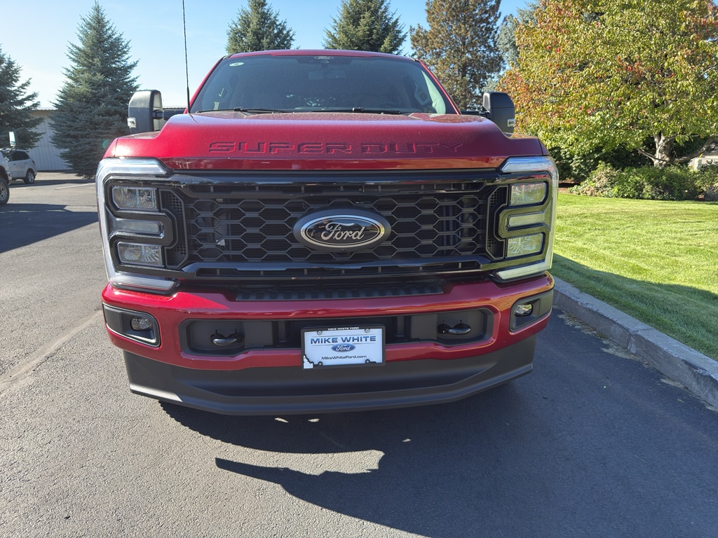 New 2026 Ford F-350 XLT Truck Crew Cab