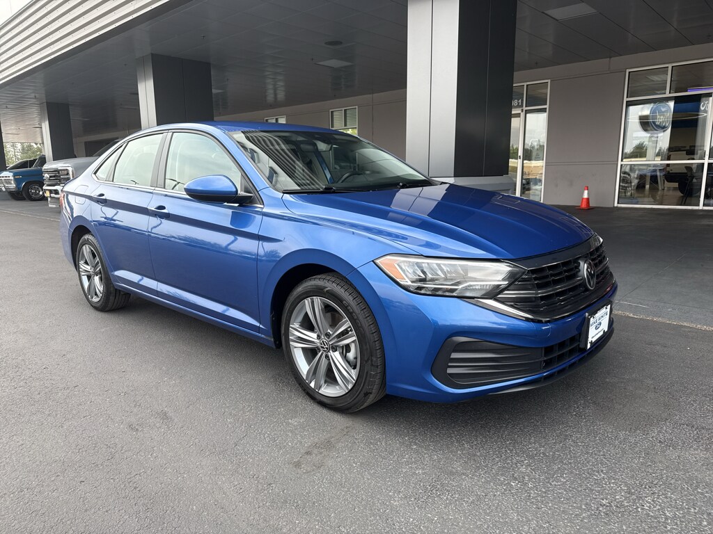 Used 2024 Volkswagen Jetta 1.5T SE Sedan