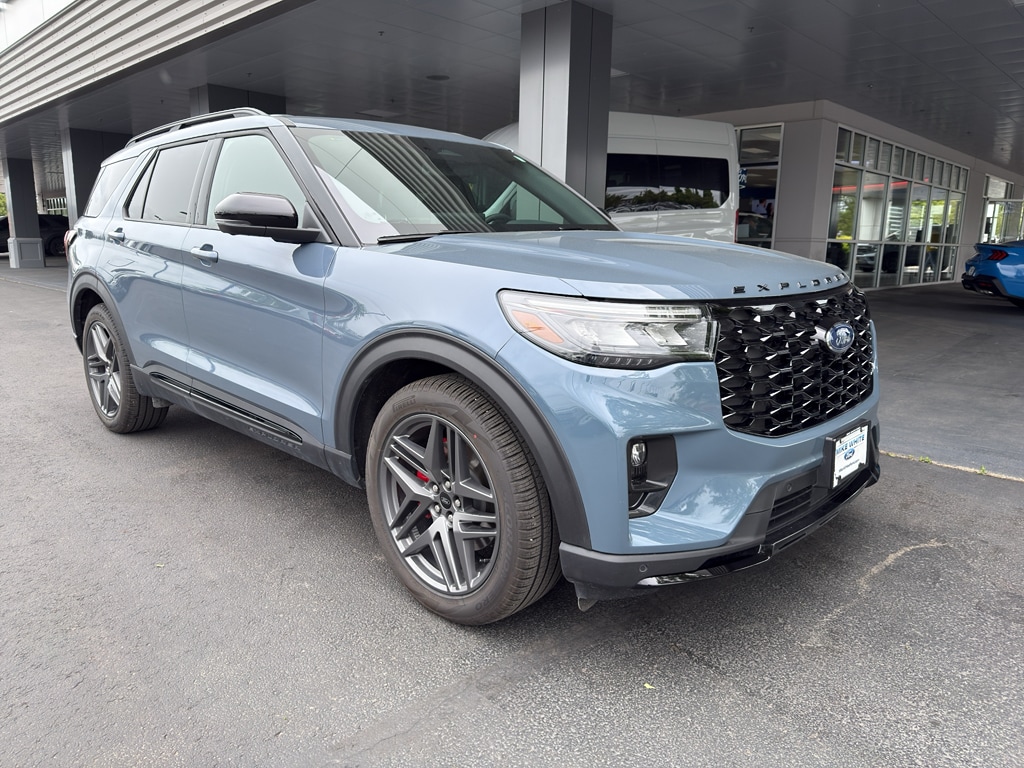 2026 Ford Explorer ST 4WD's photo