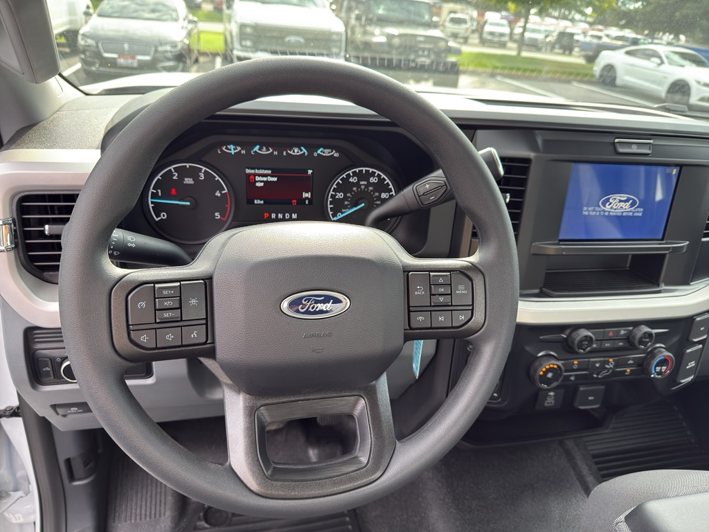 2025 Ford F-550 Super Duty Chassis Cab XL - Photo 18