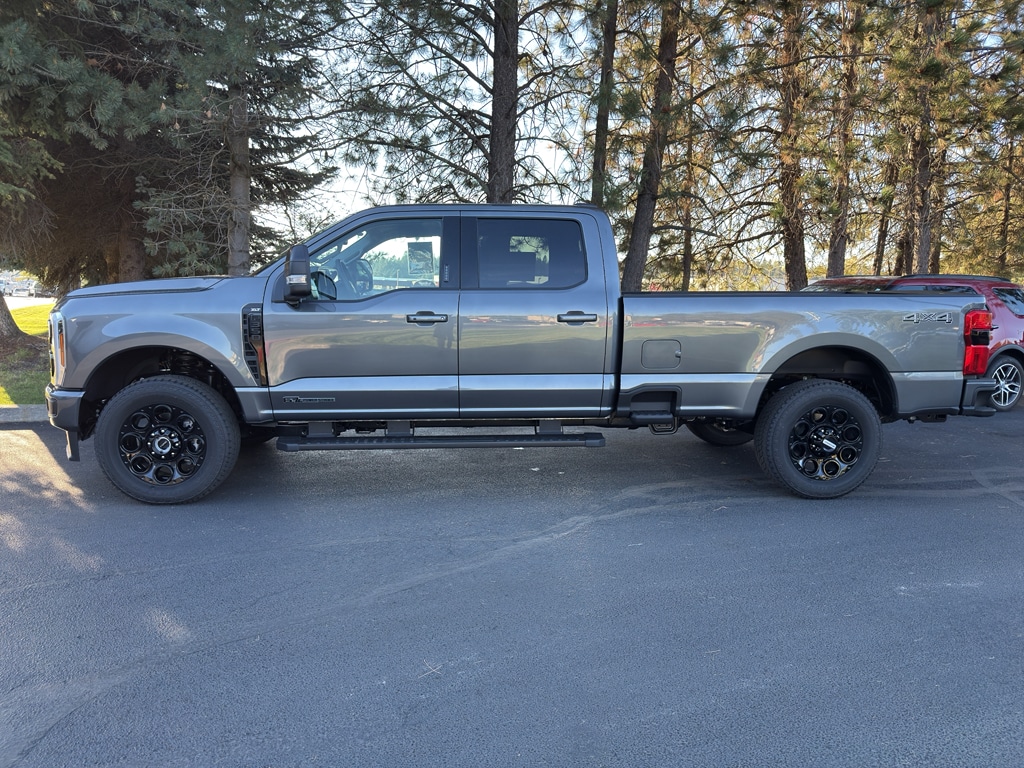 New 2026 Ford F-350 XLT Truck Crew Cab