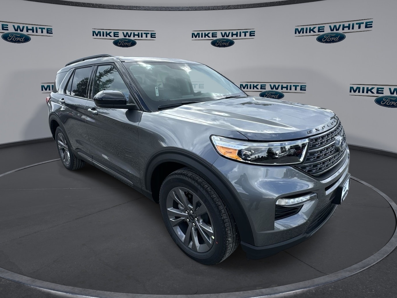 2024 Ford Explorer XLT 4WD's photo