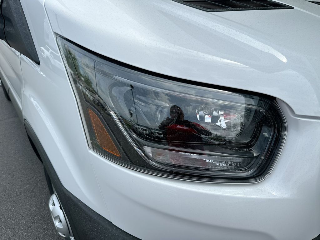 2025 Ford Transit photo 4