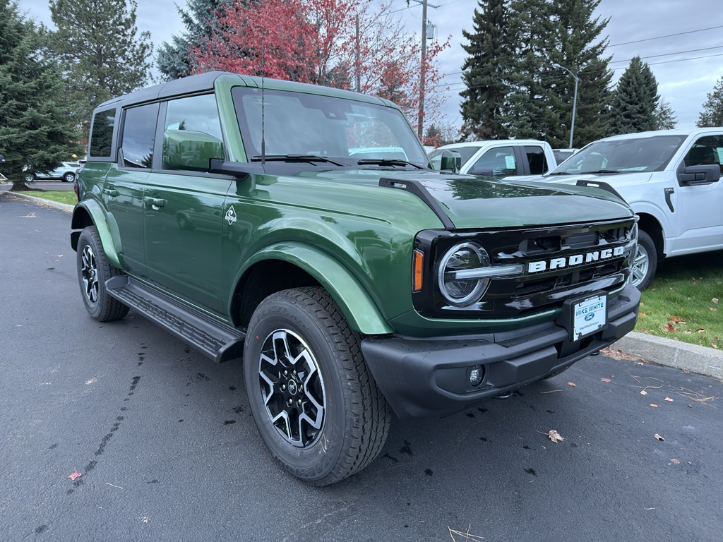 2025 Ford Bronco 4-Door Outer Banks's photo